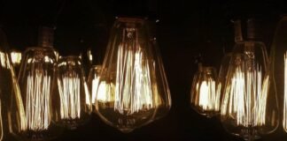 В «Запорожьеоблэнерго» сообщили, какими будут графики отключения света на 15 февраля