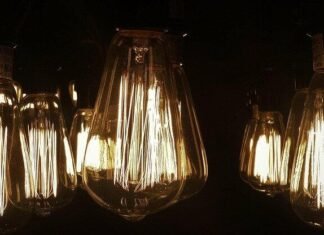 В «Запорожьеоблэнерго» сообщили, какими будут графики отключения света на 15 февраля