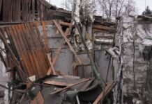 В Запорожье из-за вражеского удара разрушен частный дом