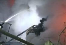 В Запорожье и районе из-за обстрелов возникло восемь пожаров: есть погибшие и раненые