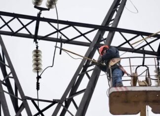 После утренней атаки по Запорожью без света остаются 8 тысяч потребителей