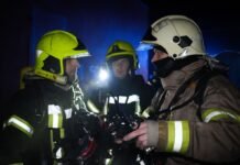 Харьков под ударом более трех часов: РФ бьет по энергетике, из труб сливают воду