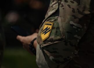 «Азов» усиливается политиками мирового масштаба: в ряды бригады встал британский экс-депутат