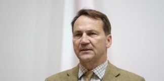 «Христианский долг»: Сикорский назвал путь к примирению Украины и Польши