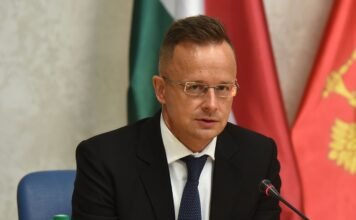 Скандал из-за лжи Сийярто: венгерского дипломата второй раз за день «вызвали на ковер»