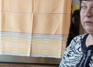 «Я так боялась, что не смогу сажать цветы»: история запорожанки, которая адаптируется к жизни с ампутацией после российского обстрела