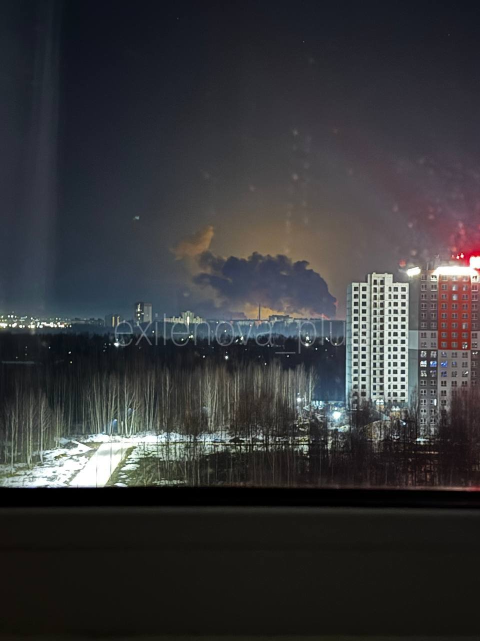 Дроны атаковали завод в Чапаевске, а по НПЗ в Ярославле прилетела ракета (видео)