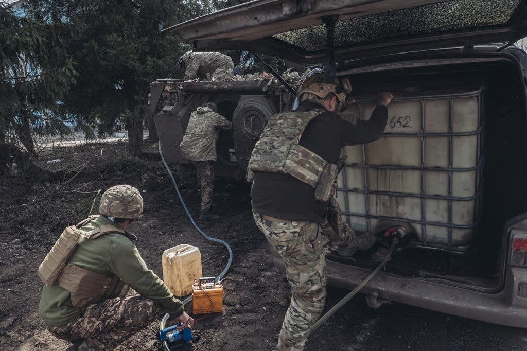«Не является приоритетом»: стоимость топлива ставит под угрозу военные операции ВСУ, — Politico