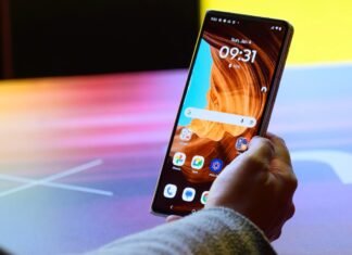 Смартфоны Motorola догнали Samsung по популярности: какие новинки стали хитами (фото)