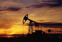 Bloomberg: Цена на нефть может взлететь до более $100 в случае продолжения войны на Ближнем Востоке