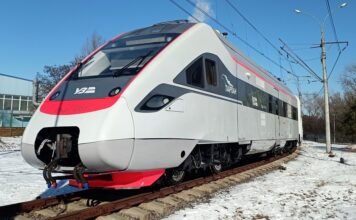Самый быстрый украинский поезд вышел на маршрут после планового капремонта – фото