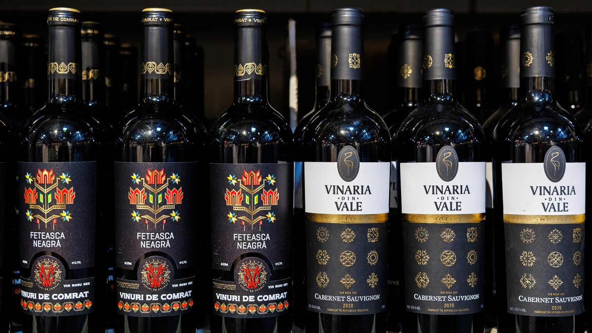 Украина ограничит импорт вина из Молдовы в ответ на эмбарго против курятины