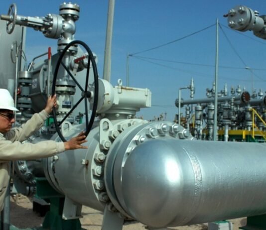 Bloomberg: Ирак сократил добычу нефти и перекрыл вентиль Турции