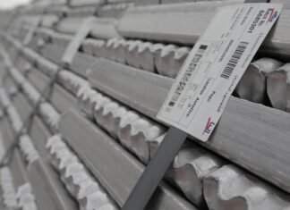 Второй на Ближнем Востоке производитель алюминия объявил форс-мажор. Цены взлетели выше $3400