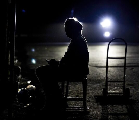 Тотальный блэкаут в Ираке. Власти объяснили остановку электростанций нехваткой газа