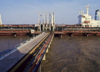 США разрешили Индии временно покупать российскую нефть из-за войны в Иране