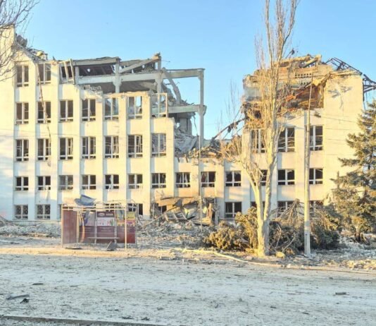 РФ уничтожила здание главпочтамта Укрпошти в Краматорске