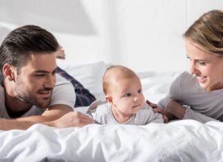 «Не соответствует действительности». Минэкономики опровергло слухи о сокращении декретного отпуска