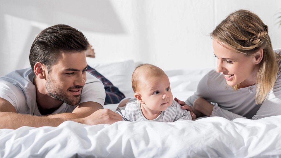 «Не соответствует действительности». Минэкономики опровергло слухи о сокращении декретного отпуска