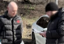 Топ-менеджер Автомобильных дорог Украины попался на $10 000 взятки. Его задержали – фото