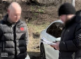 Топ-менеджер Автомобильных дорог Украины попался на $10 000 взятки. Его задержали – фото