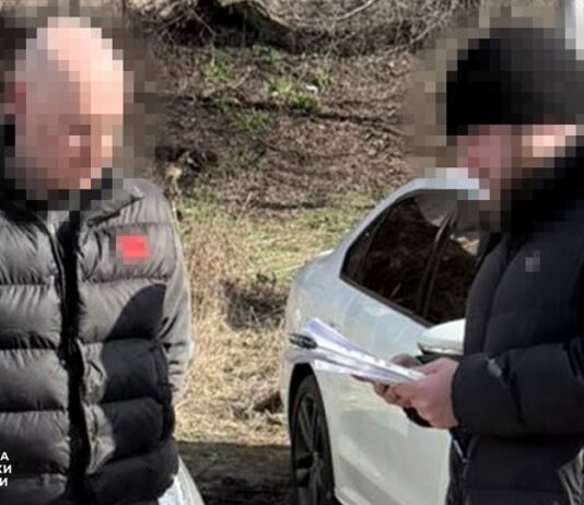 Топ-менеджер Автомобильных дорог Украины попался на $10 000 взятки. Его задержали – фото