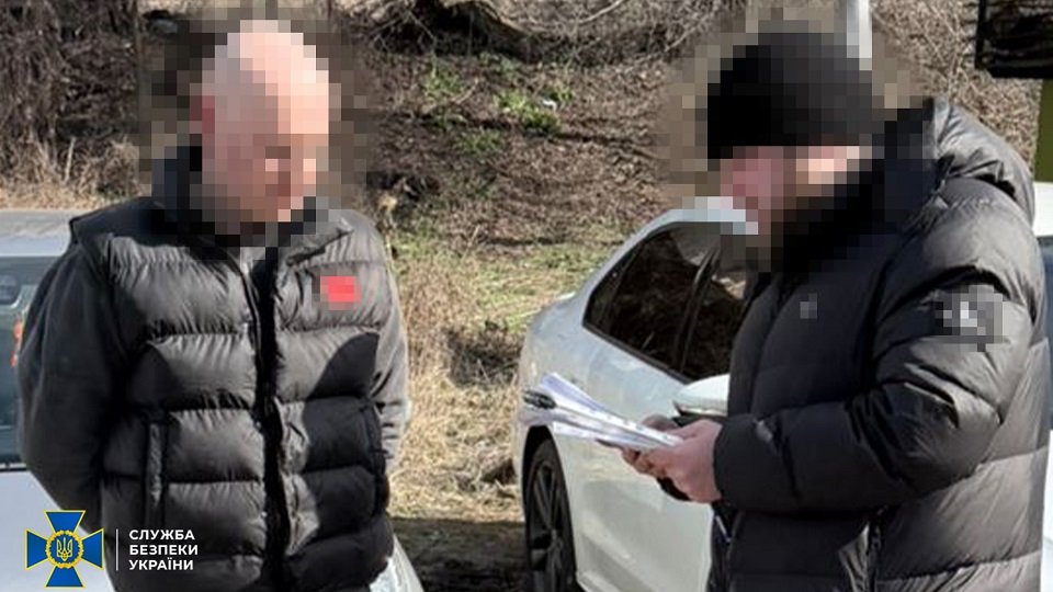 Топ-менеджер Автомобильных дорог Украины попался на $10 000 взятки. Его задержали – фото