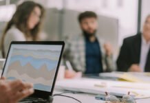 Женщины занимают 31% мест в набсоветах украинских компаний – исследование Deloitte