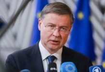 В Еврокомиссии призвали США придерживаться «потолка» цен на российскую нефть