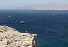 Иран начал атаковать танкеры за пределами Ормузского пролива: нефть снова подскочила до $100