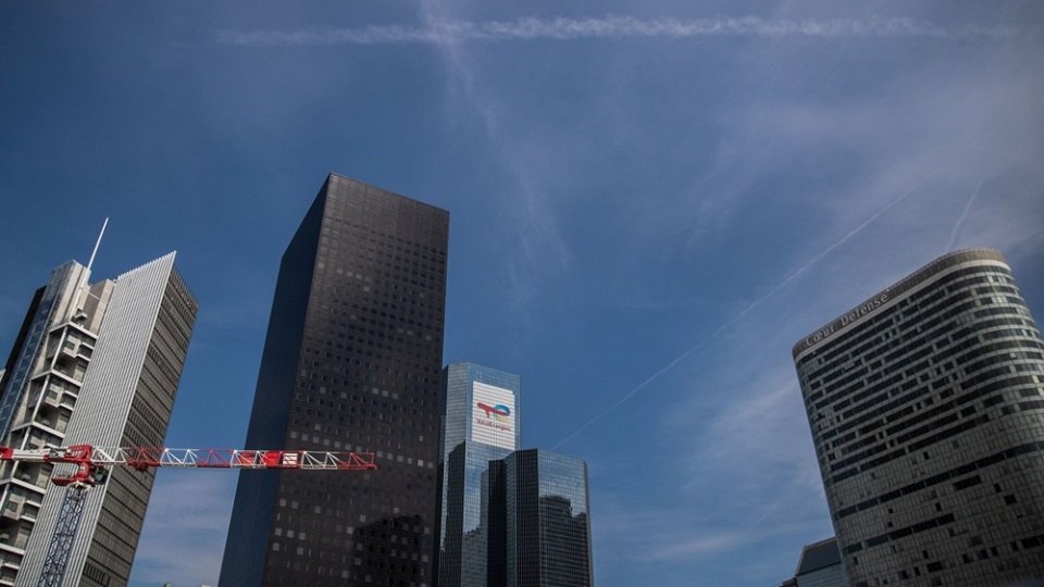 TotalEnergies приостановила добычу нефти на Ближнем Востоке: потеряно 15% производства