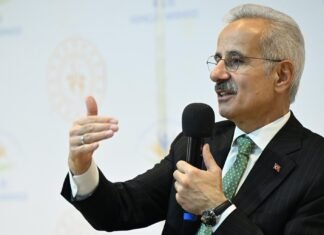 Турция заявила, что Иран позволил ее судну пройти Ормузским проливом