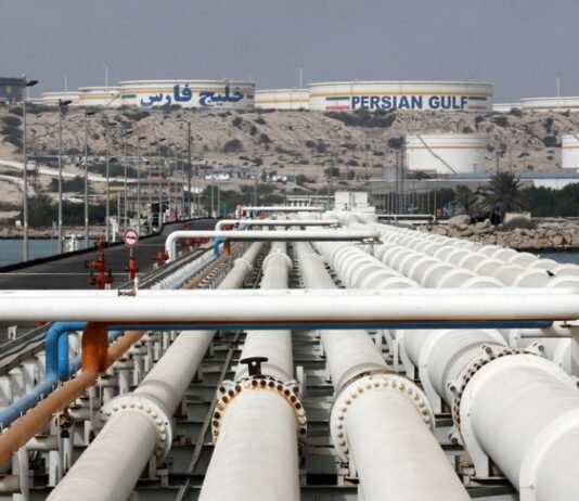 США нанесли удар по острову Харг. Через него идет 90% иранского экспорта нефти