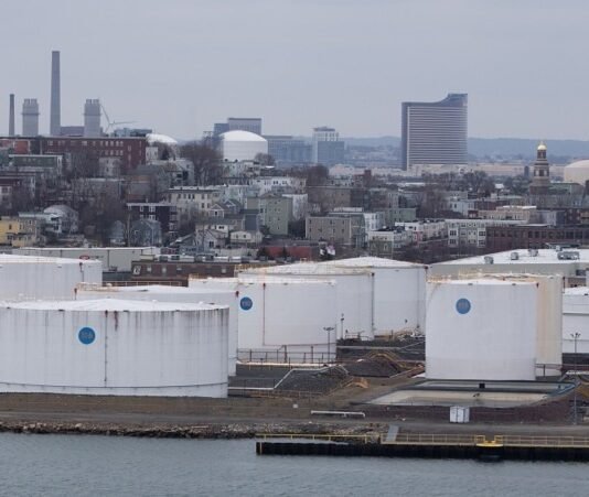 США начали экстренное высвобождение нефти из стратегического резерва. Первый транш – 86 млн баррелей