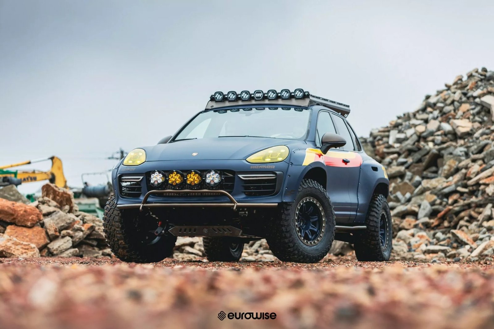 Porsche Cayenne превратили в сумасшедшего покорителя бездорожья (фото)