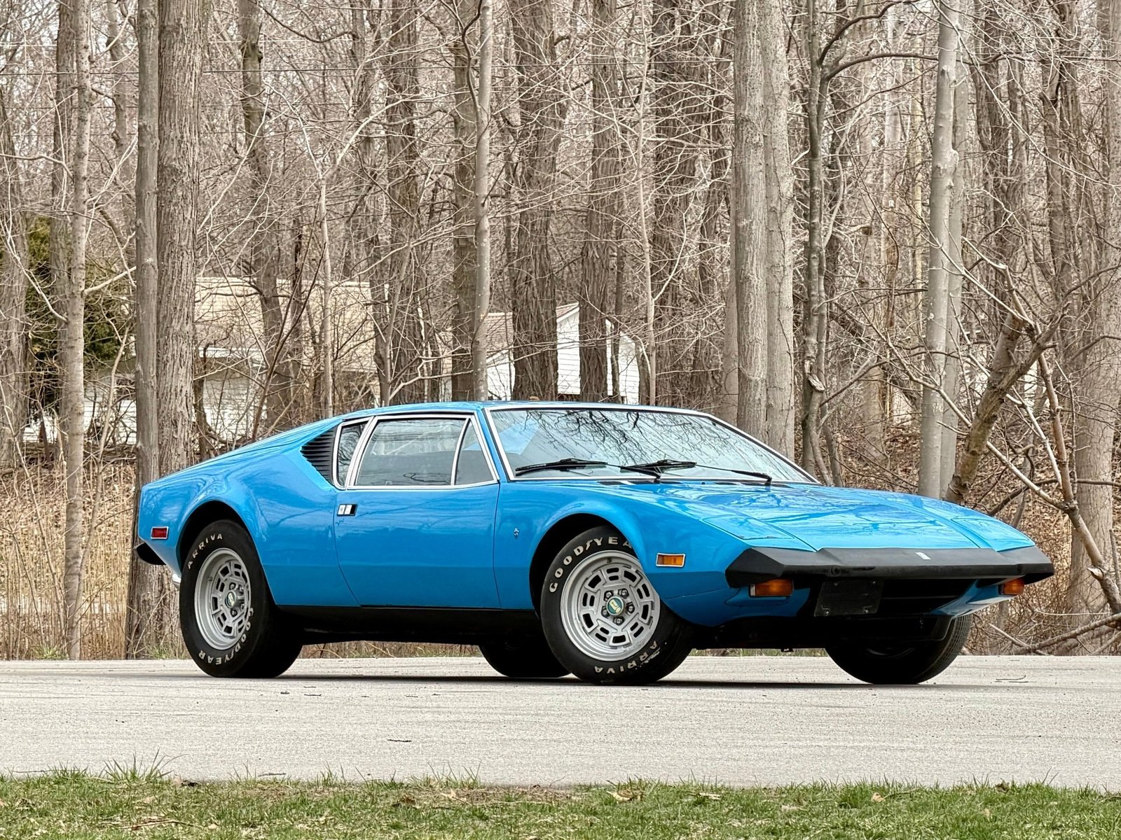 Культовый итальянский суперкар 70-х за $100 000 простоял 40 лет в гараже (видео)