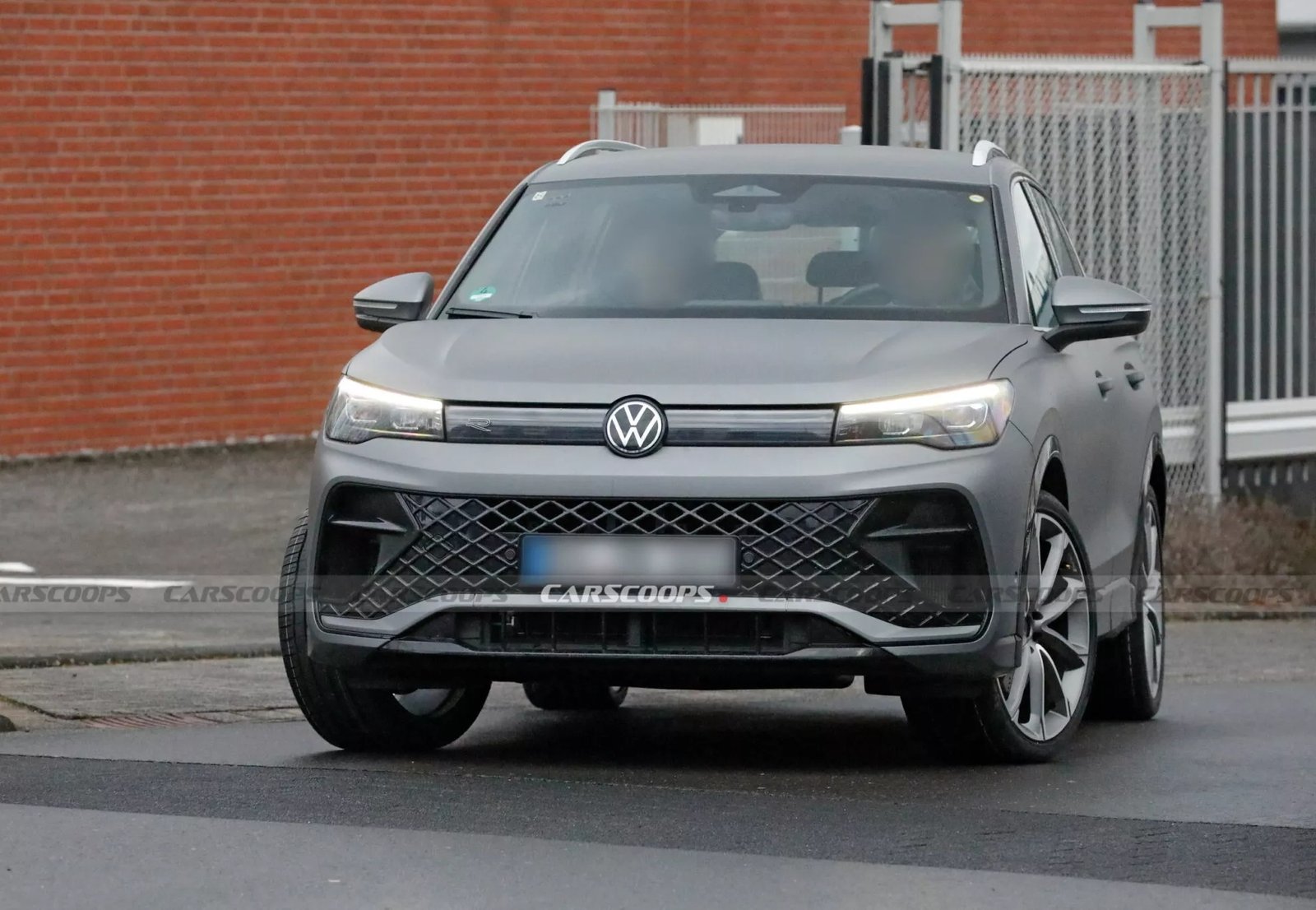 Самый быстрый Volkswagen Tiguan рассекретили до презентации (фото)