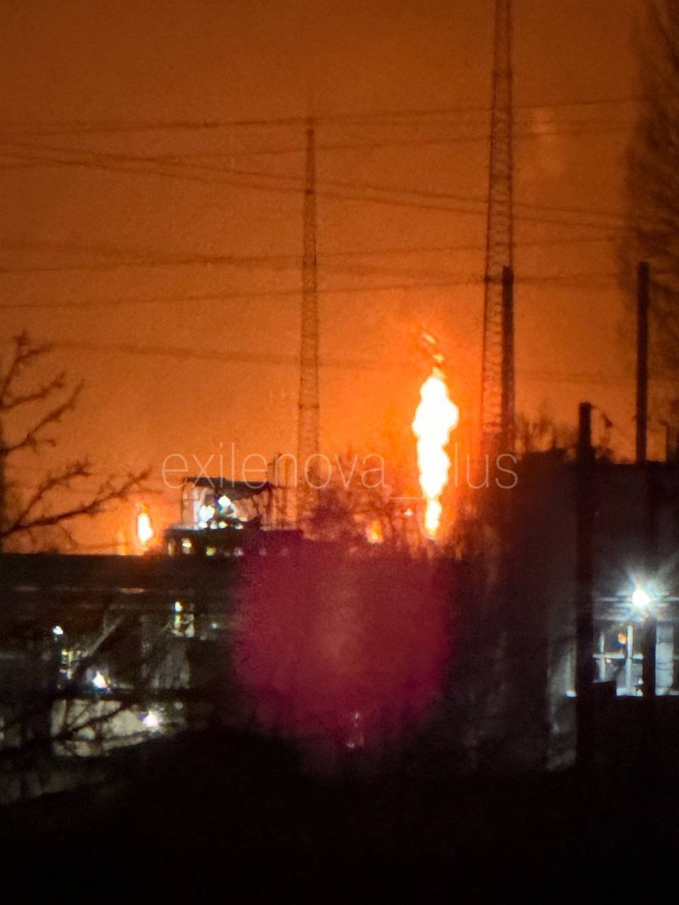 Дроны атаковали Саратов, Энгельс и Тольятти: поразили НПЗ и химическое предприятие (видео)