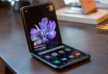 Samsung може випустити дешевший Galaxy Flip — патент показав незвичний дизайн