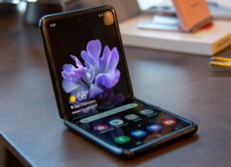 Samsung може випустити дешевший Galaxy Flip — патент показав незвичний дизайн