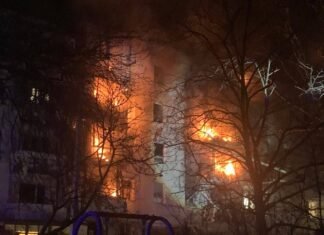 В многоэтажке в оккупированном Севастополе прогремел мощный взрыв: есть погибшие и много раненых (видео)
