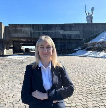 «Подонки не имеют подвигов»: в сети разгорелся скандал из-за высказываний нардепа (фото)