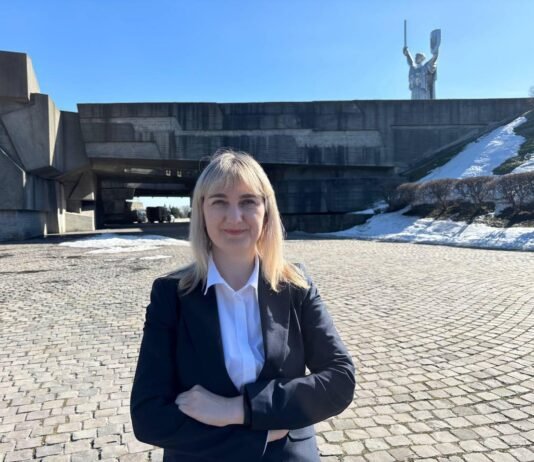 «Подонки не имеют подвигов»: в сети разгорелся скандал из-за высказываний нардепа (фото)