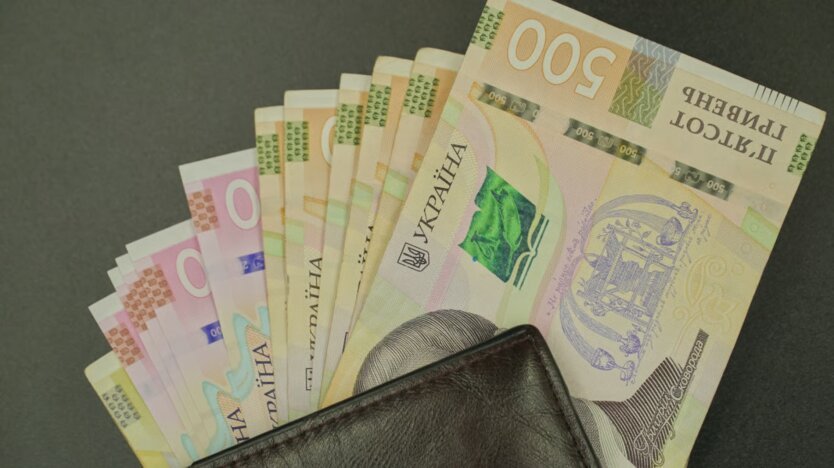 Две масштабные выплаты: Зеленский анонсировал помощь украинцам в апреле