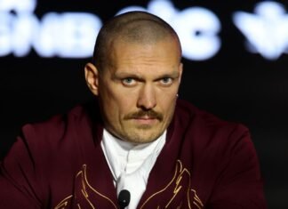 Усик намерен баллотироваться в президенты Украины