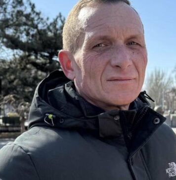 «Когда обстрелы, у меня очень болит в груди»: как люди с полной глухотой переживают войну