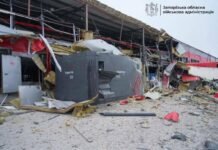 Враг ударил по Запорожью двумя ракетами: пострадало отделение «Новой почты», ранены работники