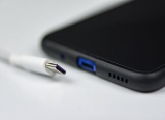 Описані приховані функції USB-порту смартфона