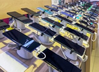 Названо різницю між дешевими та дорогими смартфонами