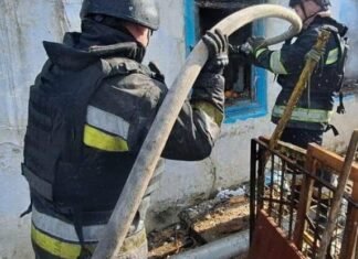 В Запорожском районе спасатели тушили два пожара, вызванные обстрелами